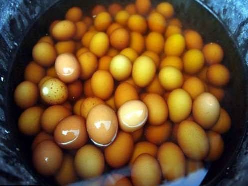 خبرٌ مقزّز.. لماذا يسلق الصينيون البيض في 