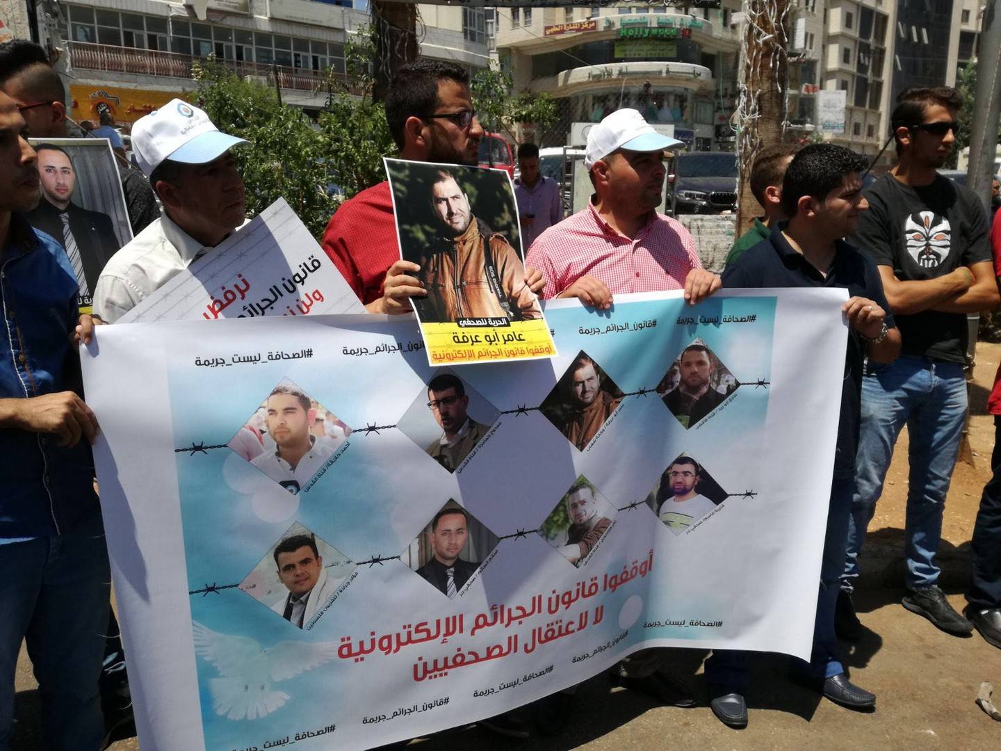 نقابة الصحفيين الفلسطينيين تدعو لمقاطعة أخبار الأجهزة الأمنية والنيابة في الضفة وغزة