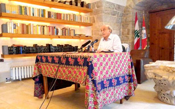أعلن ترشيح بلال عبدالله مكان ترو
جنبلاط : الترشيحات الثانية رهن
بظروف كلّ منطقة وخصوصيّتها