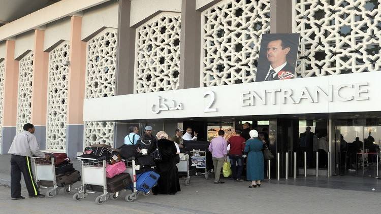 رئيس الحكومة السورية يقيل مدير مطار دمشق الدولي بسبب شكوى