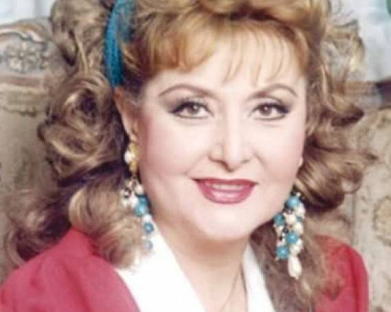 إطلالة غير متوقعة للنجمة ليلى طاهر.. شاهدوا كيف أصبحت!