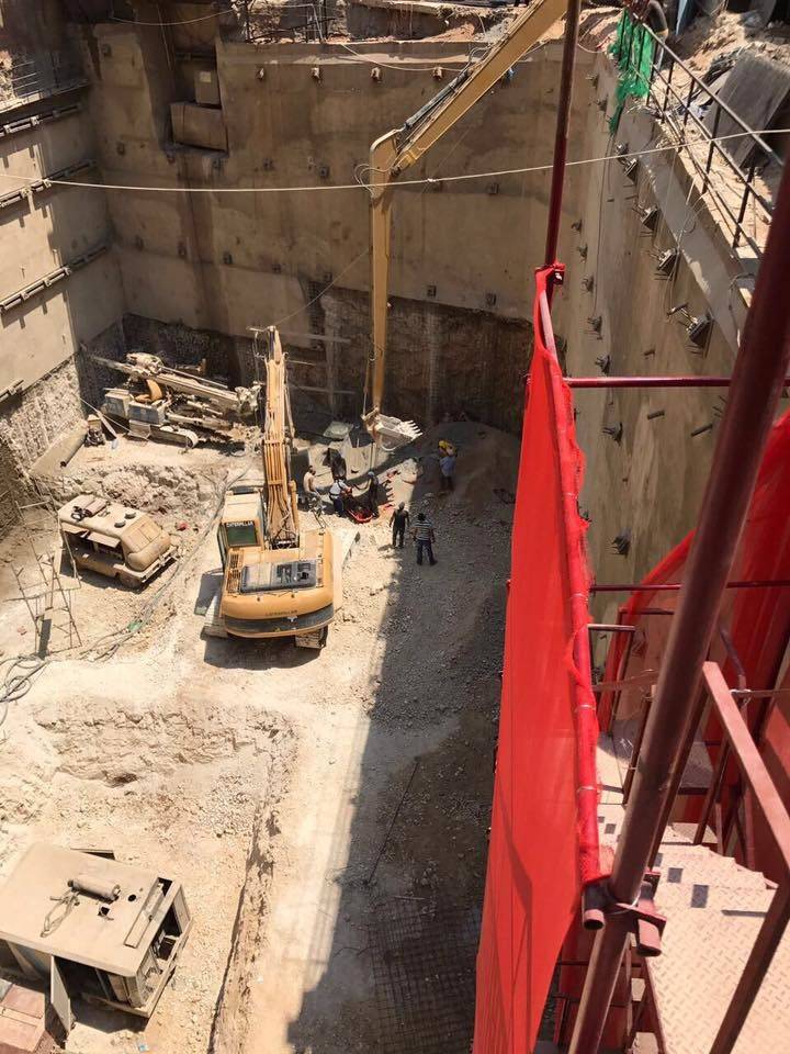 بالصور.. سقط عن ارتفاع شاهق داخل ورشة