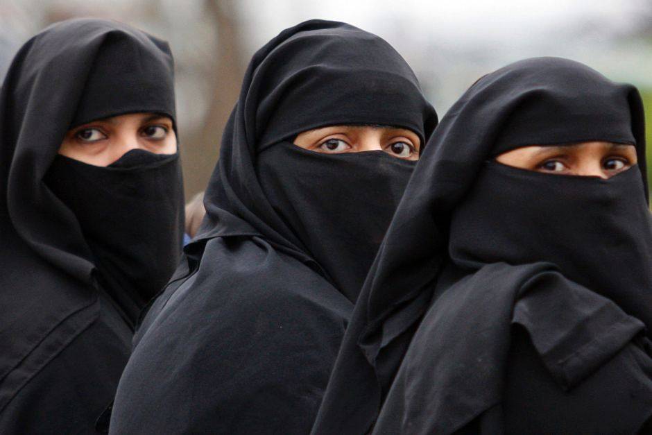 قرارات جديدة في السعودية بشأن المرأة.. هل هي لصالحها؟