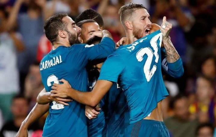 بالفيديو.. كارفخال طالب الحكم بمنح ركلة جزاء لبرشلونة!