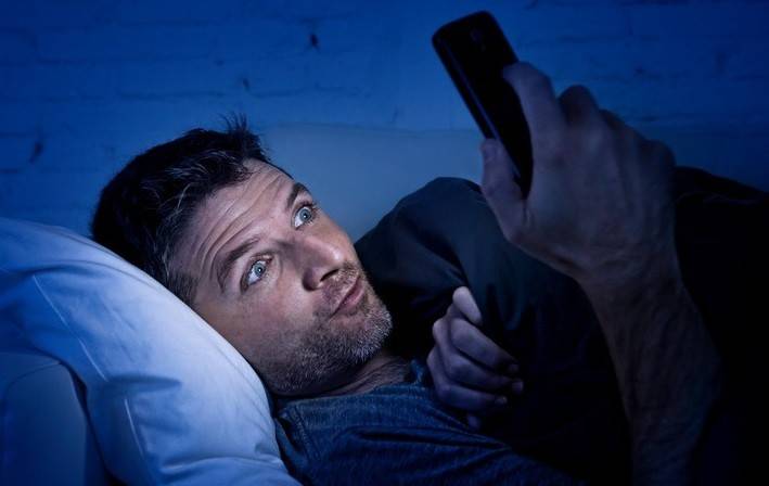 هكذا تتصرّفين إن عرفت أن زوجك يشاهد أفلاماً إباحية!