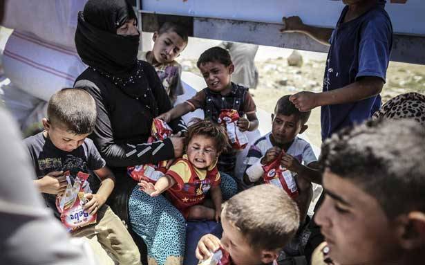 في لبنان خلاف على جنس الملائكة والنازحون باقون