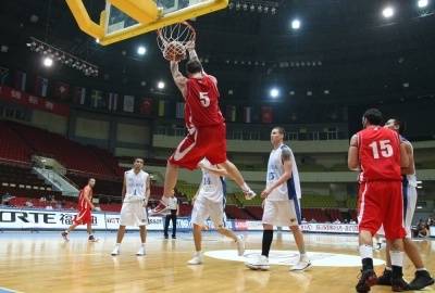 انتهاء الشوط الاول من مباراة إيران ولبنان بتقدم منتخب ايران بنتيجة 37-31 في إطار ربع نهائي كأس آسيا بكرة السلة