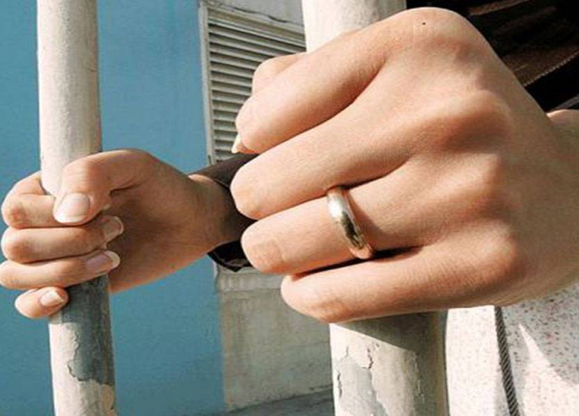 طبيبة تذبح زوجها وتقطّع جثته.. كيف أخفت جريمتها؟