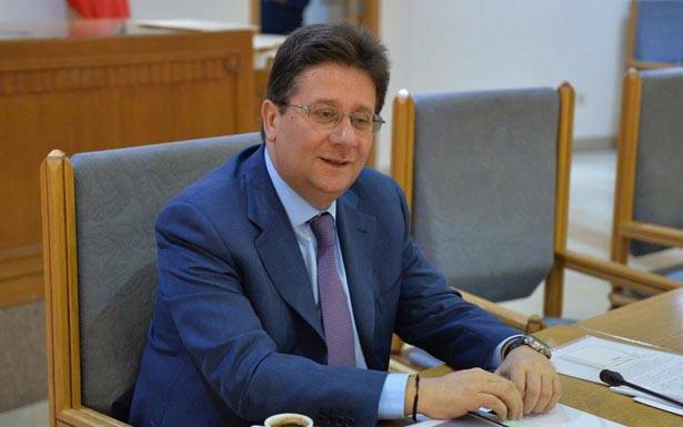 «المال» أنهت بتّ المواد المعلّقة بمشروع الموازنة
كنعان : سلفة أوجيرو لا تجوز