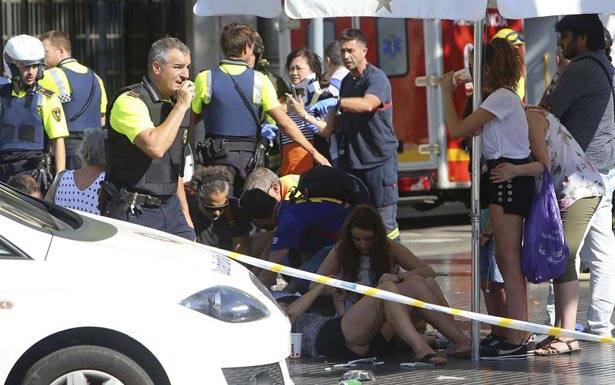 الارهاب المتنقل يحط في برشلونة : عشرات القتلى والجرحى