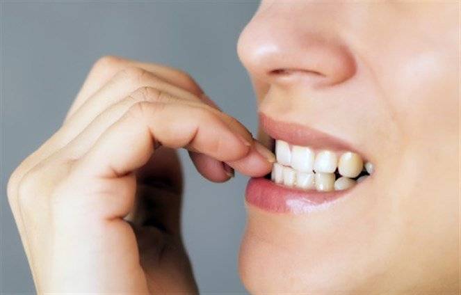 هل تقضمون أظافركم؟ ما تفعله هذه العادة بصحتكم أكثر مما توقعون
