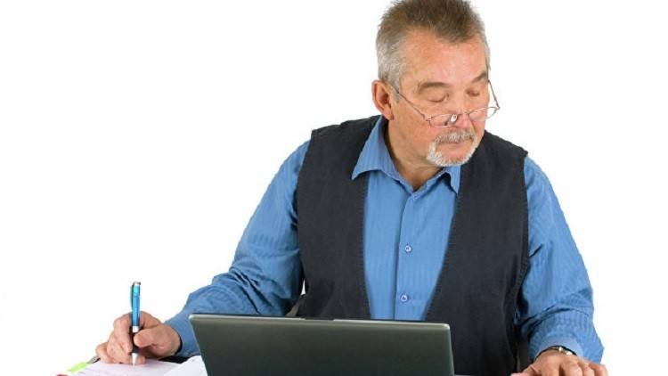 لماذا يخاف المسنون من شبكات التواصل الاجتماعي؟
