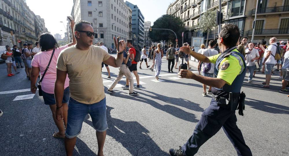 القضاء على أحد المشتبه بهم في تبادل لإطلاق النار في برشلونة