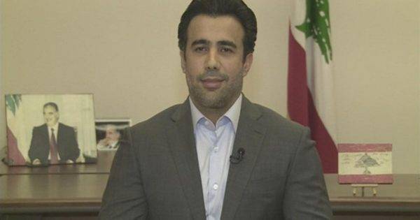 صقر : الحريري متشوق لزيارة سوريا والنوم في سرير الأسد..!