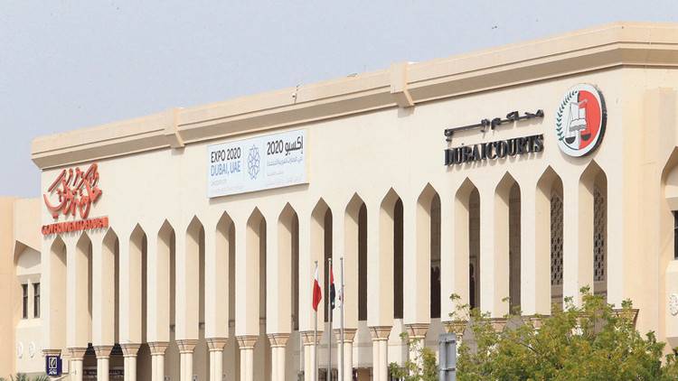 أوروبي يعتدي على شرطي في مطار دبي متذرعا بـ"الحنين إلى أهله"!