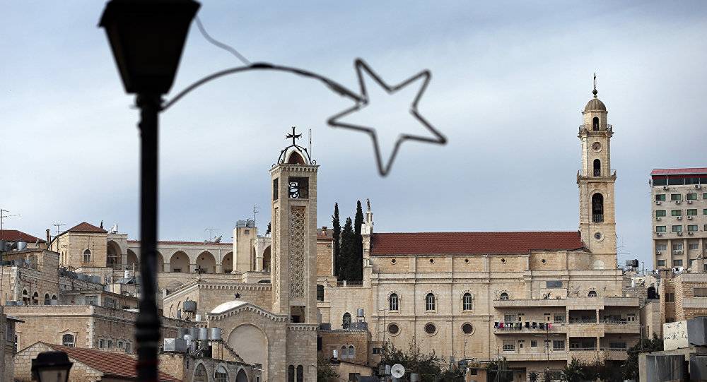 مسيحيون فلسطينيون يتعهدون بمواصلة النضال لإلغاء صفقات بيع أملاك كنيسة في القدس