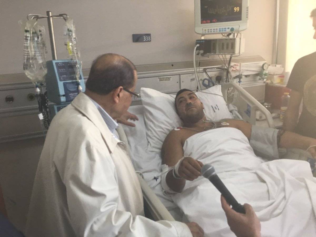 (LBCI) بالصورة- الرئيس عون يتفقد جرحى الجيش