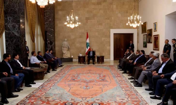 الرئيس عون لوفد من عرسال: نحن نصلح ما خربه الإرهاب والوضع يعود لطبيعته فلا تهجروا أرضكم بل استثمروها