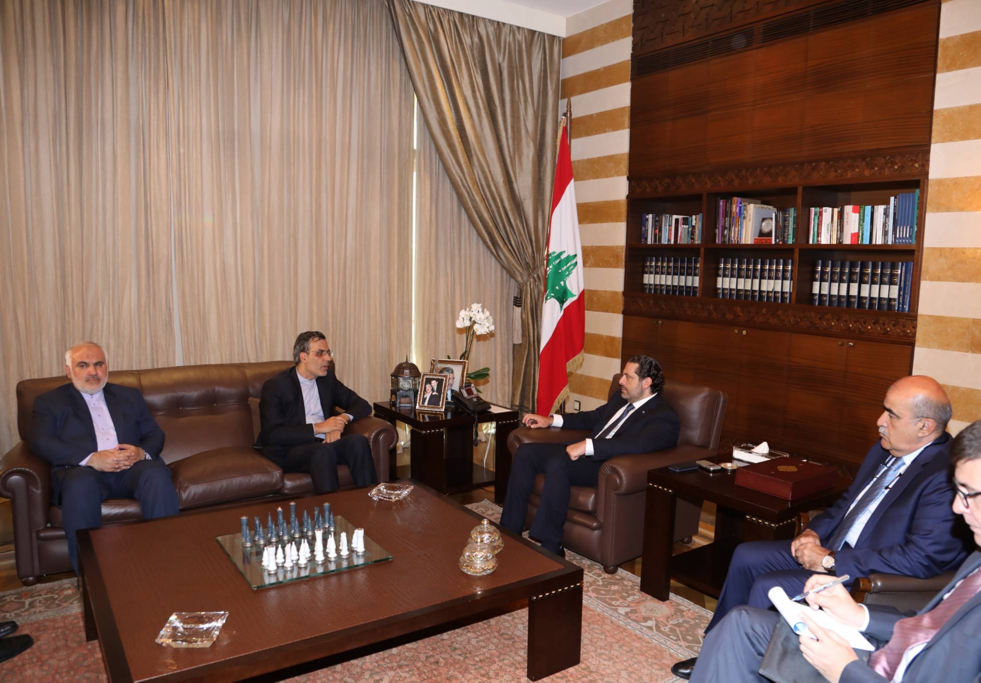 الانصاري بعد لقائه الحريري: تعزيز العلاقات بين إيران ولبنان ينسحب في مجال إيجاد مناخات إيجابية على صعيد المنطقة