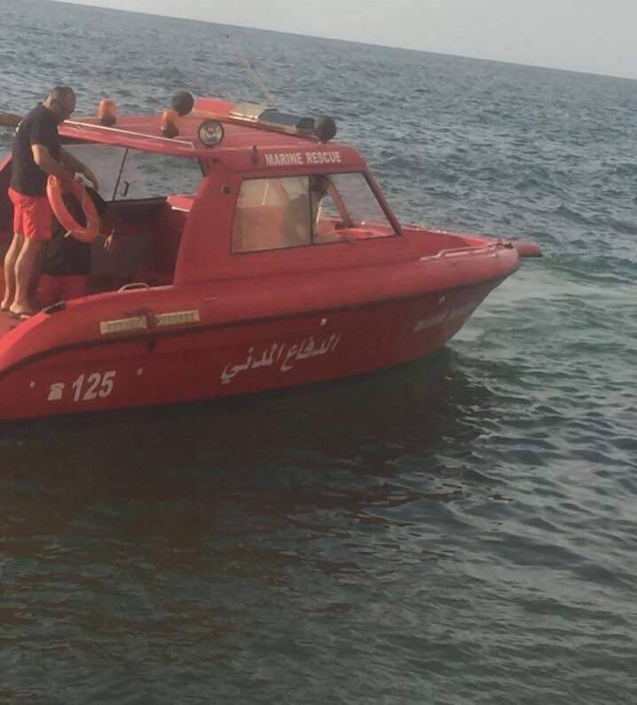 الدفاع المدني: انقاذ شابين سوريين من الغرق مقابل شاطئ ذوق مكايل
