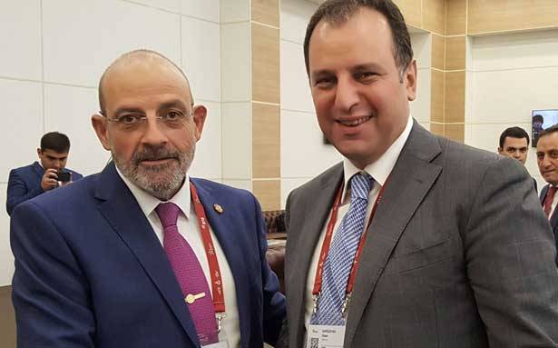 زار معرض الصناعات العسكريّة والتقى نظيره الأرميني
الصراف : سنبحث في تبادل المعلومات
حول الأسرى والعسكريين والمطرانين