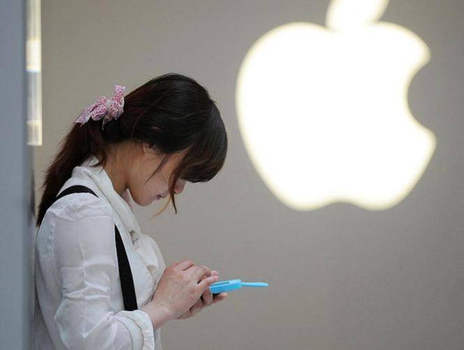 معلومة غريبة عن الشاحن اللاسلكي لـIphone 8 !