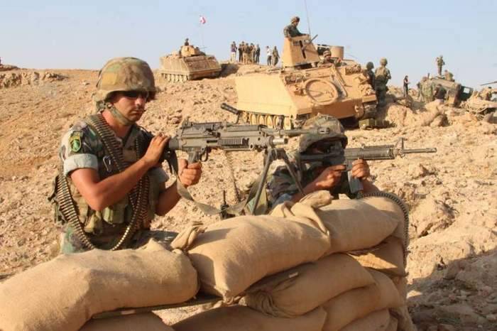 بالفيديو - هكذا إستقبل والد ووالدة النقيب الشهيد أحمد طبيخ العسكريين المشاركين في معركة "فجر الجرود"