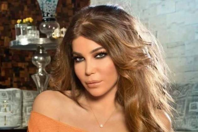 بالصورة.. الظهور الأول لمي حريري بعد مرضها