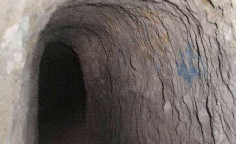 دير الزور.. إحراق مركز شرطة "داعش" في مدينة هجين وتدمير نفق في حي العرفي