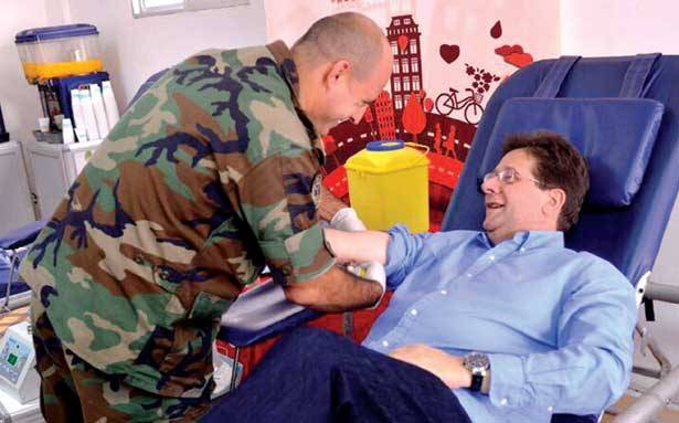 كنعان تبرّع بالدم للجيش: نسعى مع العهد لتحقيق ما نتمناه من سيادة