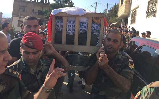 تشييع الشهيد وليد الفريج في سعدنايل
ممثل عون والصراف : دماء رجالنا في الجرود خطوط حمر للكرامة