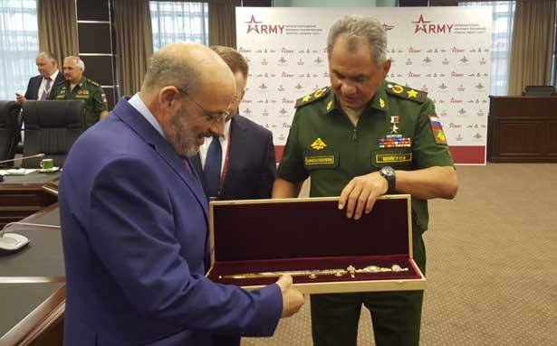 الصرّاف عرض مع نظيره
الروسي تعزيز التعاون