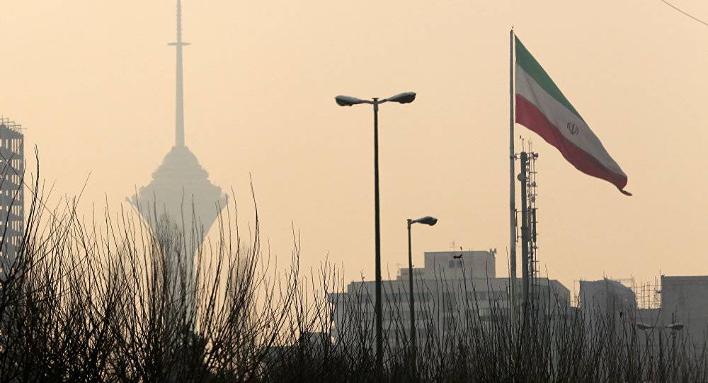 حريق ضخم في مستودعات جنوب طهران