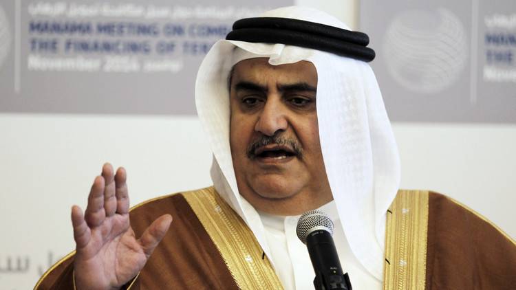 وزير خارجية البحرين يهاجم المقيمين في قطر ويصفهم بـ"المرتزقة"