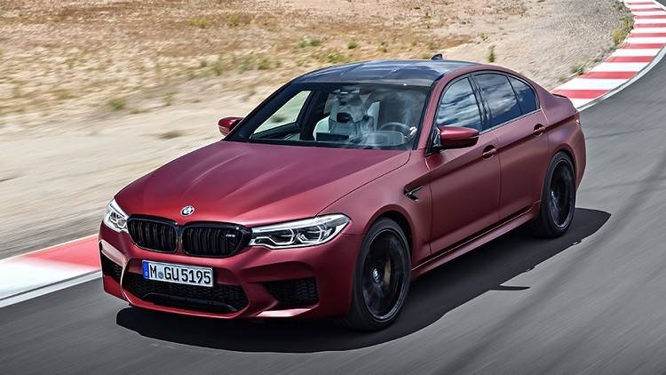 "BMW" تعرض سيارتها الجديدة الخارقة