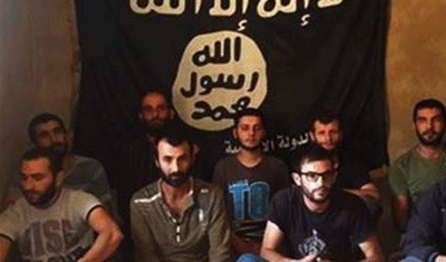 أهالي العسكريين يعطون عينات جديدة في المستشفى العسكري من أجل مقارنة فحوص الحمض النووي