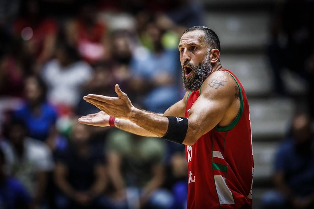 الخطيب يهاجم لاعبي منتخب لبنان بالجملة!