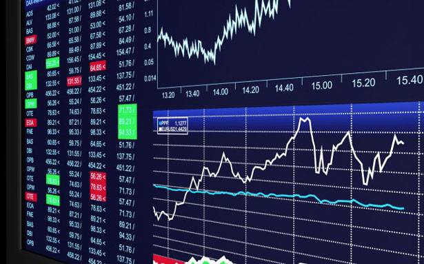 «المركزي الأميركي» أقرّ بالحاجة لتحسين السيولة في سوق السندات
النفط يرتفع 1% مع انخفاض الدولار واليورو يقفز
لأعلى مستوى بعد إعلان «دراجي» قوة العملة الموحّدة