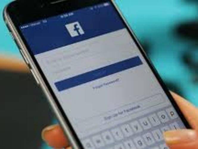 بعد عطل مفاجئ.. بيان غامض من "فايسبوك"!