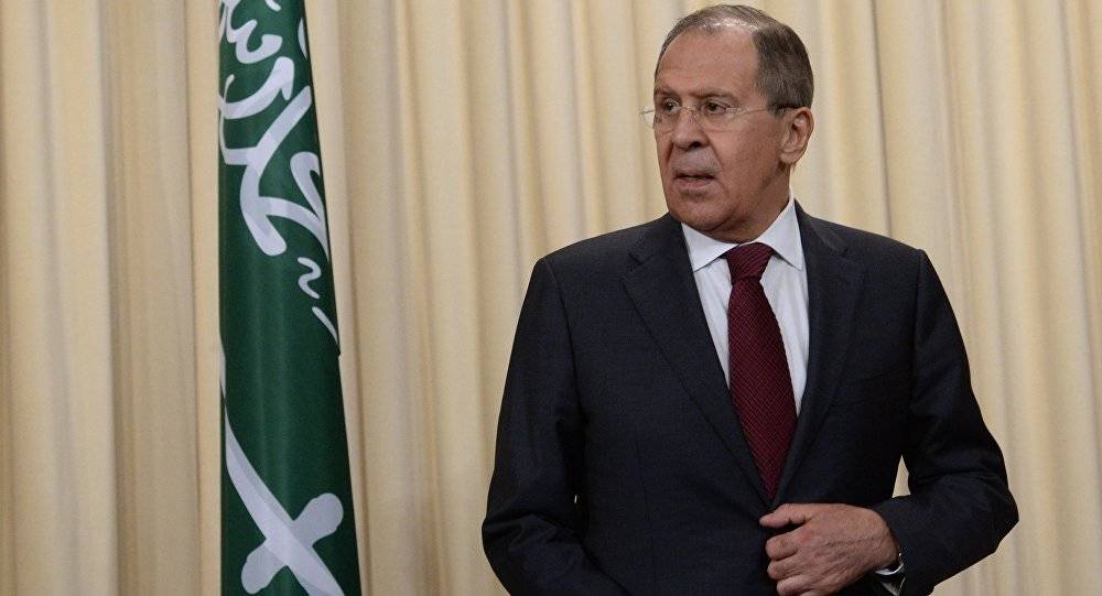 لافروف يسبق زيارة العاهل السعودي إلى روسيا باجتماع جدة