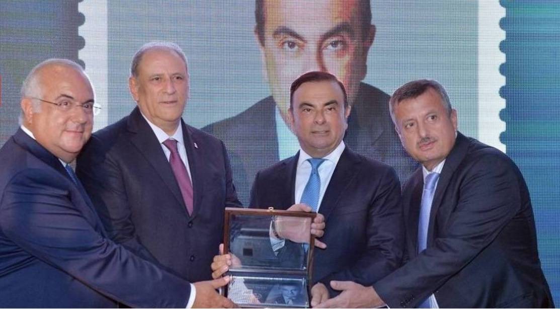 ليبان بوست أصدرت طابعا بريديا يكرم كارلوس غصن