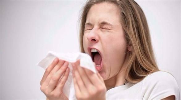 ضعف السمع مع نزلة البرد.. متى يدعو للقلق؟