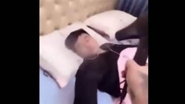 بالفيديو: زوجة تنتقم من زوجها المدخن بمقلب خطير