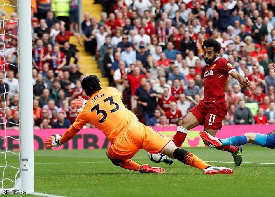 تخبّط في أرسنال.. تشيك يتقمّص دور فينغر الصامت!