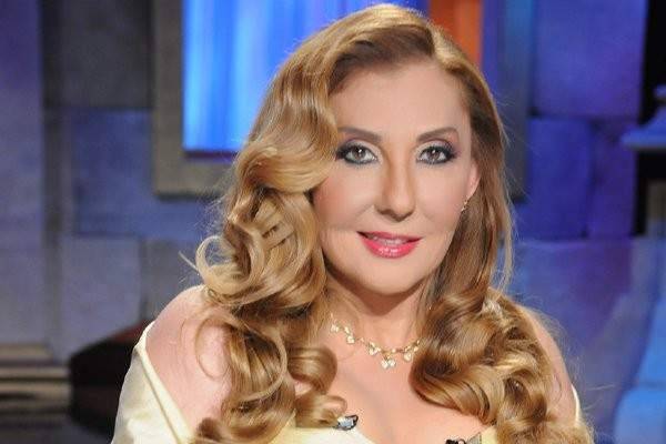 بعد الكلام عن عودتها لطليقها.. نادية الجندي تخرج عن صمتها