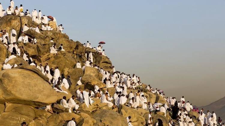بدء صعود ضيوف الرحمن إلى مشعر عرفات