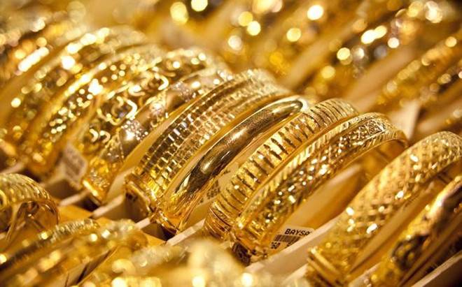 الذهب يتراجع مع صعود الدولار بدعم بيانات اقتصادية قوية