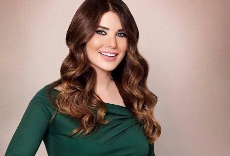 بالصورة.. كيف كانت منى ابو حمزة منذ 12 عاما؟