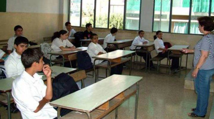 تدفق أعداد من التلاميذ باتجاه المدرسة الرسمية هذا العام