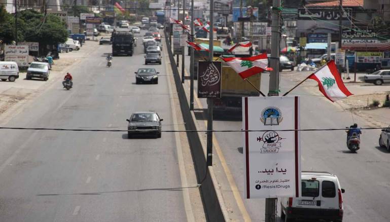 مسيرات سيارة في المنية ابتهاجا بانتصار الجيش